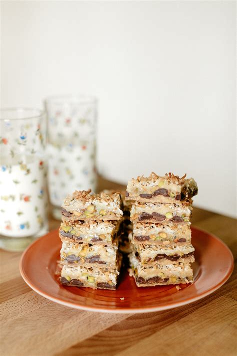Vegan and gluten-free options for Molly magic cake bars
